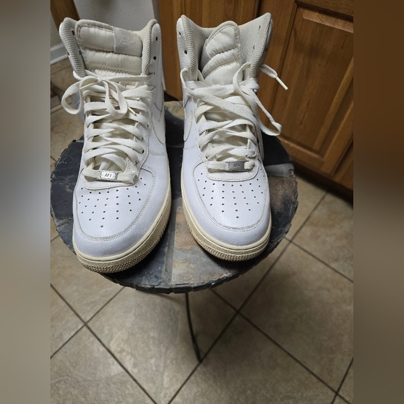 Mens White High-Top Air Force Ones Size 11 - Picture 6 of 9